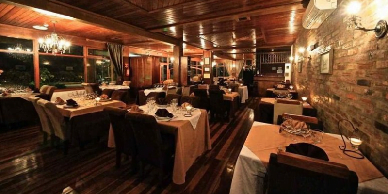 restaurante Swiss Cottage em Gramado
